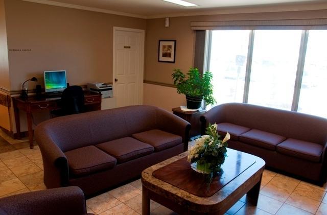 Canway Inn & Suites Dauphin Ngoại thất bức ảnh