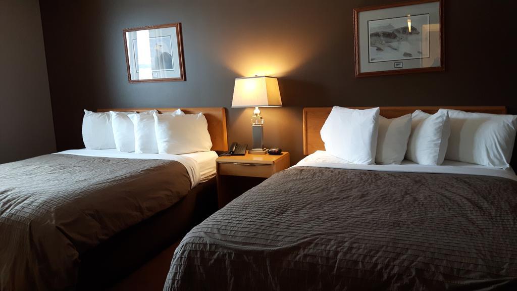 Canway Inn & Suites Dauphin Ngoại thất bức ảnh