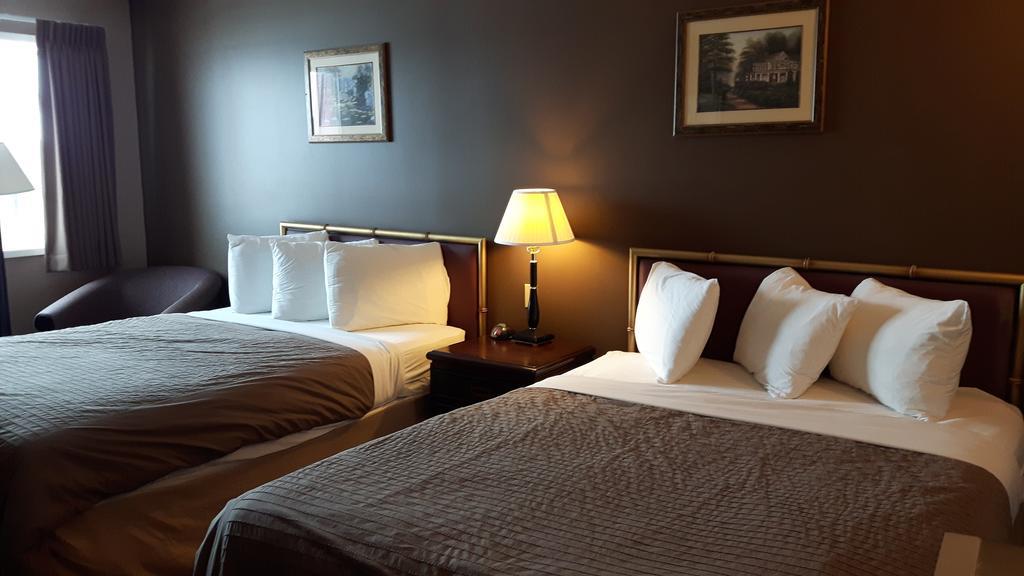 Canway Inn & Suites Dauphin Ngoại thất bức ảnh