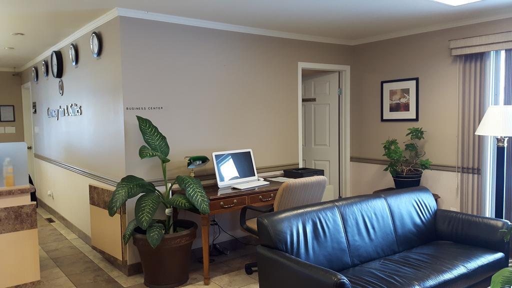 Canway Inn & Suites Dauphin Ngoại thất bức ảnh